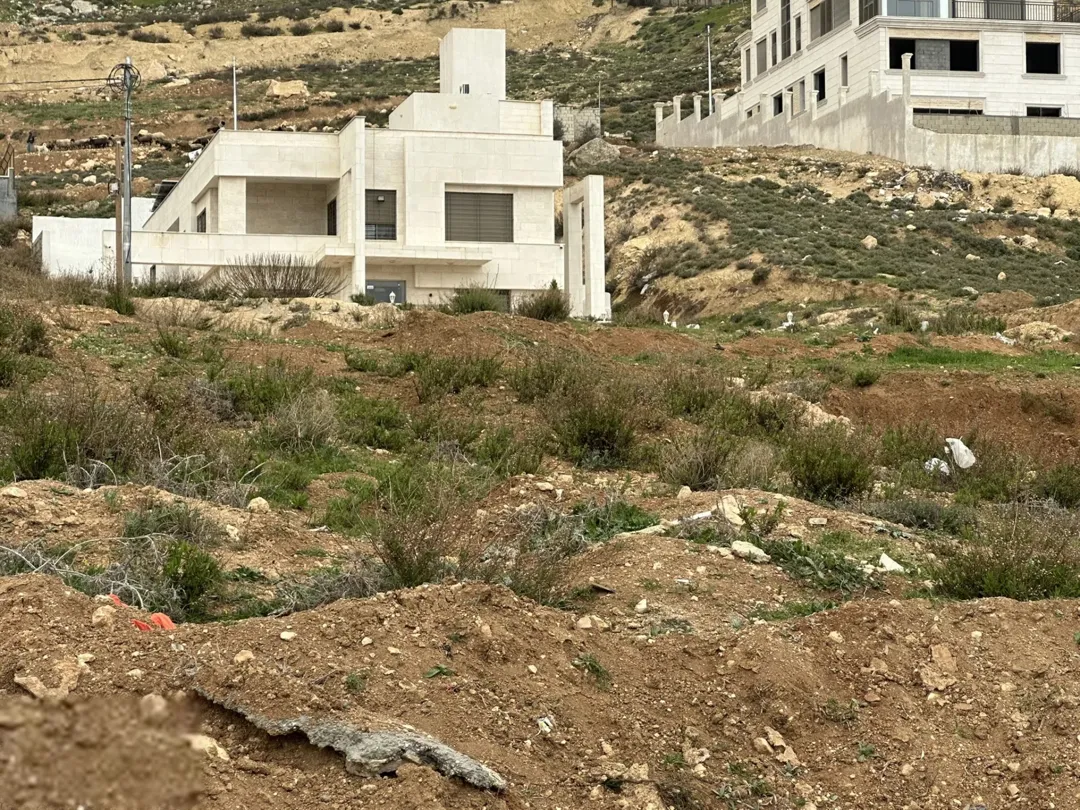 ارض سكني للبيع مباشرة التواصل عبر الواتس اب بحكم السفر المتواصل