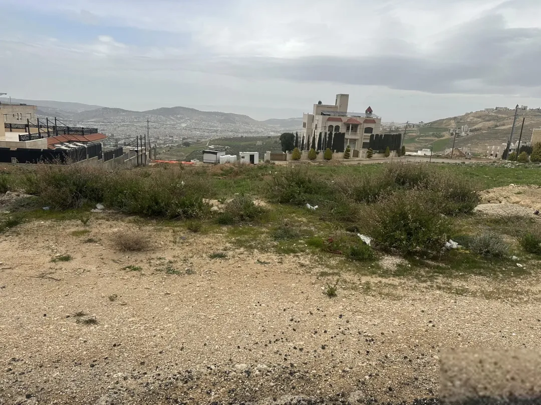 ارض سكني للبيع مباشرة التواصل عبر الواتس اب بحكم السفر المتواصل