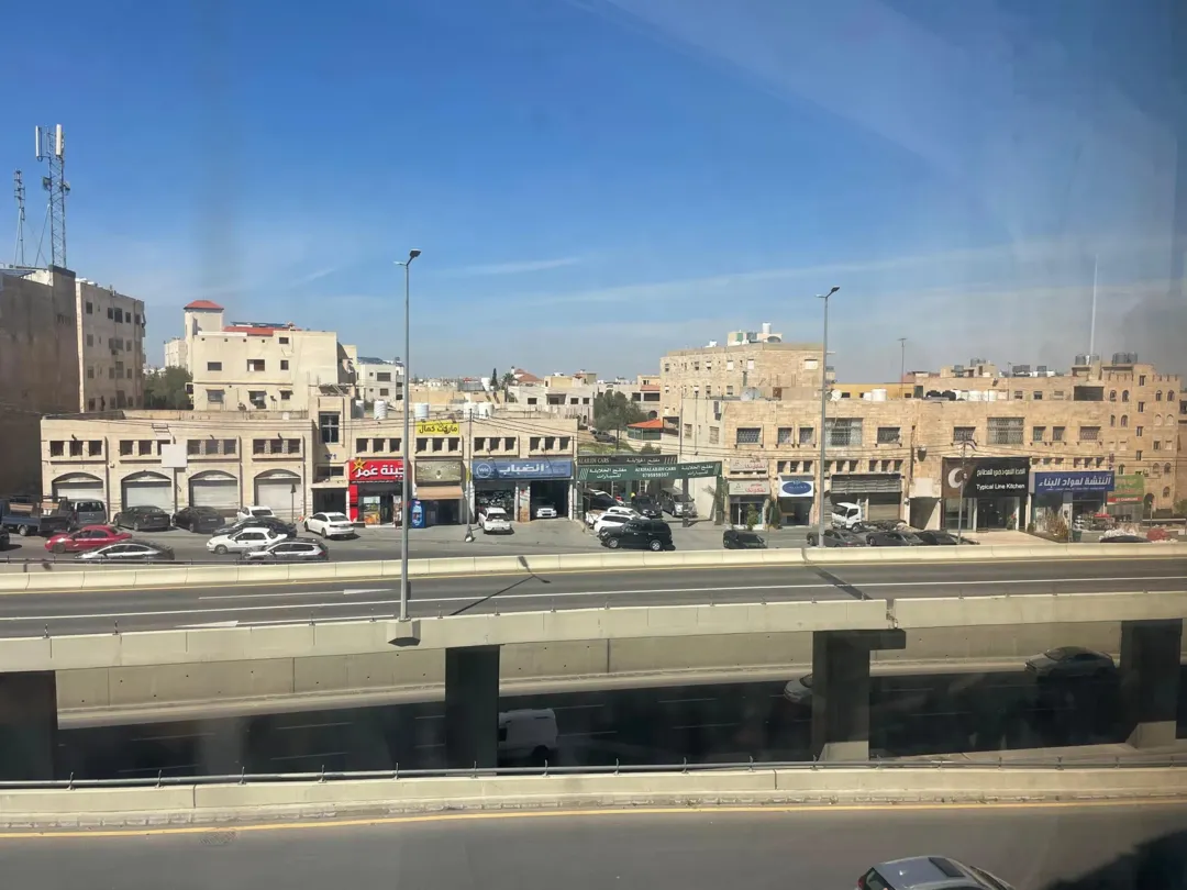 مجمع تجاري للبيع في طبربور – عمان