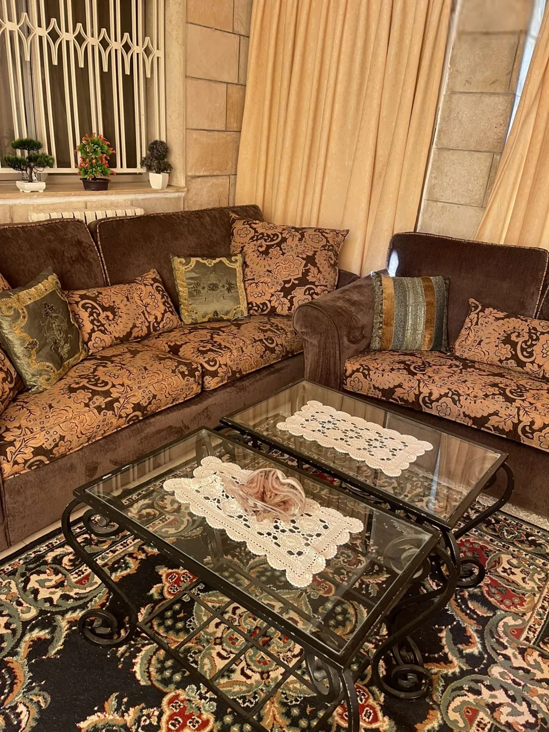 شقة مفروشة فاخرة مع حديقة للإيجار في الشميساني – عمان الاردن | ID 705247