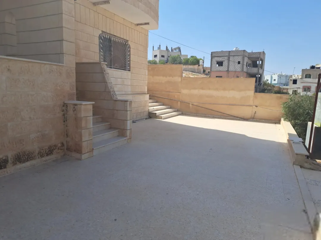 منزل مستقل للبيع في حي نصار قرب ضاحية الاميرة هيا