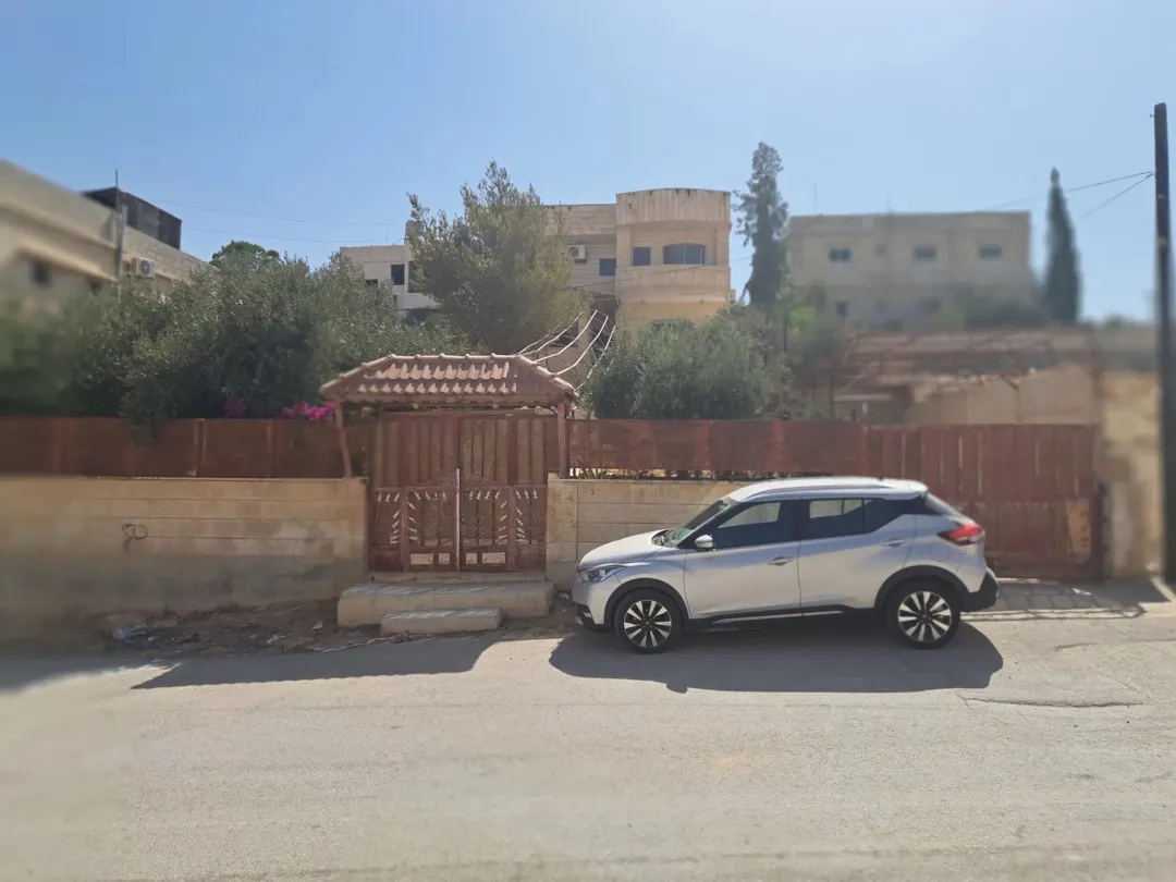 منزل مستقل للبيع في حي نصار قرب ضاحية الاميرة هيا