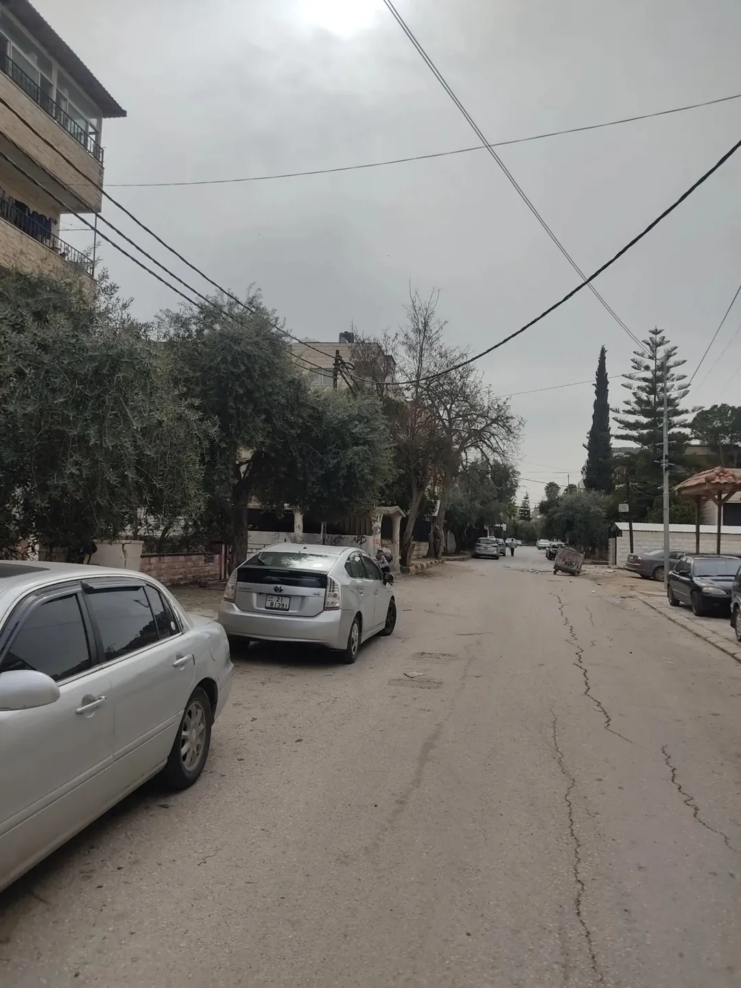 شقه للبيع قرب الباب الشمالي لجامعة اليرموك