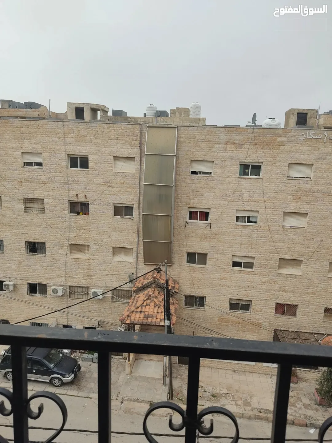 شقه للبيع قرب الباب الشمالي لجامعة اليرموك
