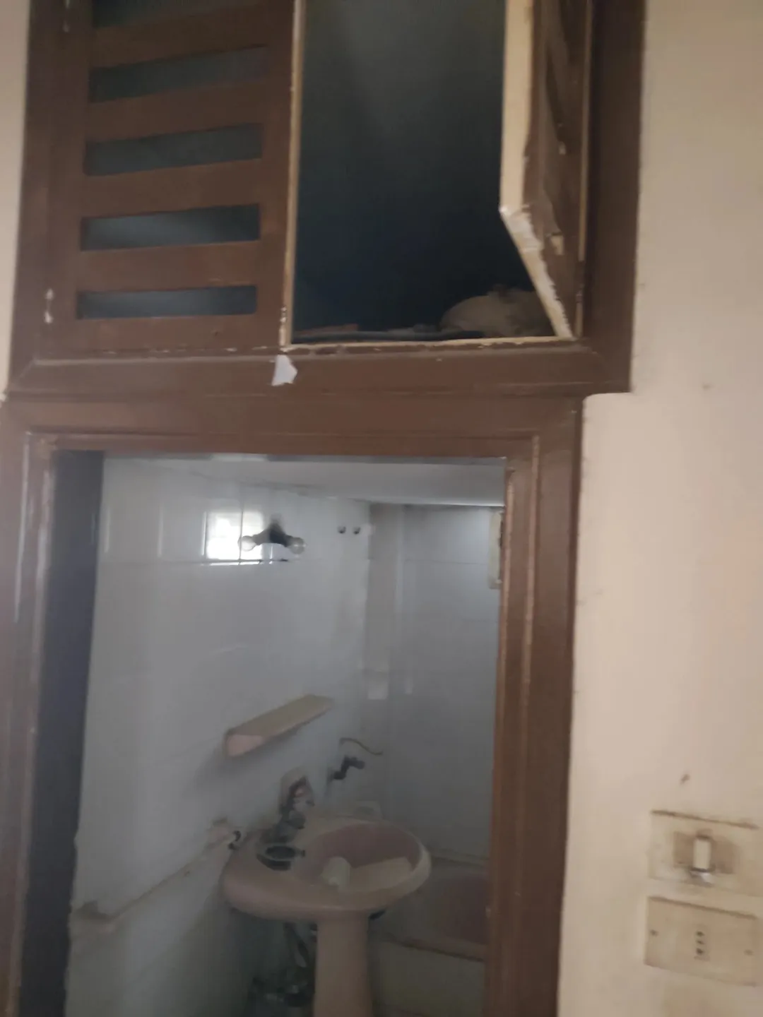 شقه للبيع قرب الباب الشمالي لجامعة اليرموك