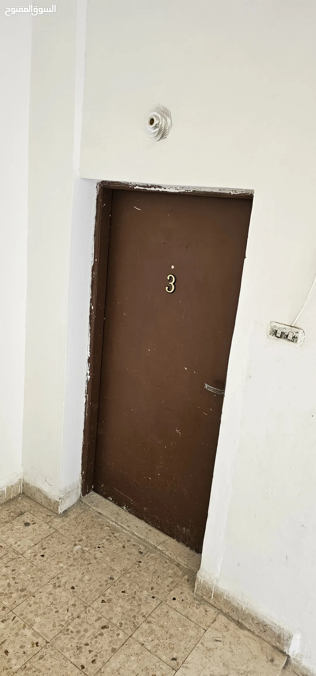عماره للبيع في الزرقاء حي الإسكان