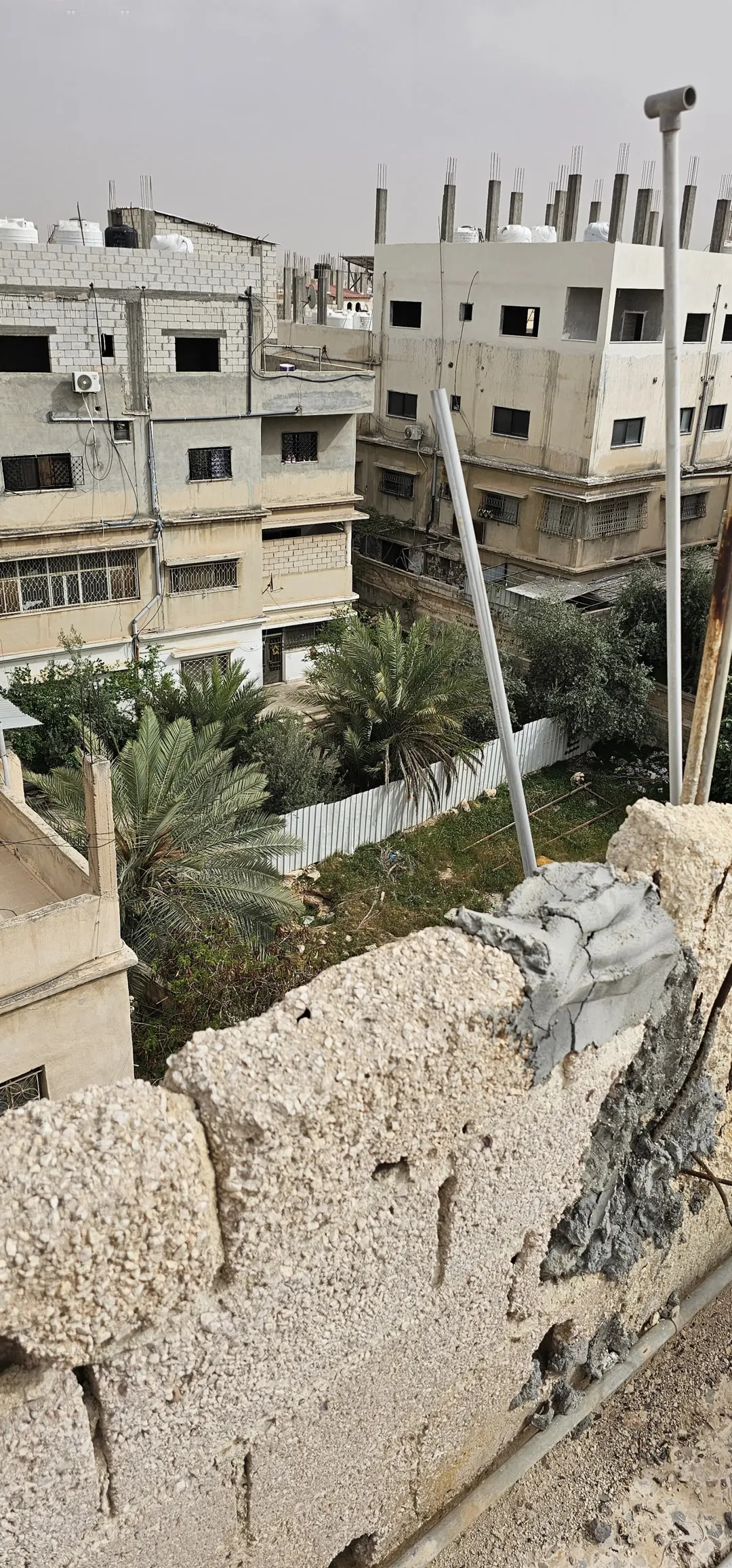 عماره للبيع في الزرقاء حي الإسكان