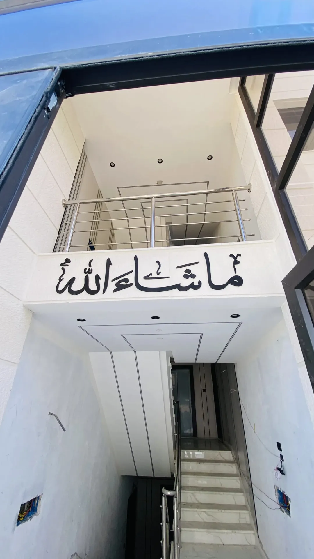شقق فاخره متكرر وارضي وثالث مع روف