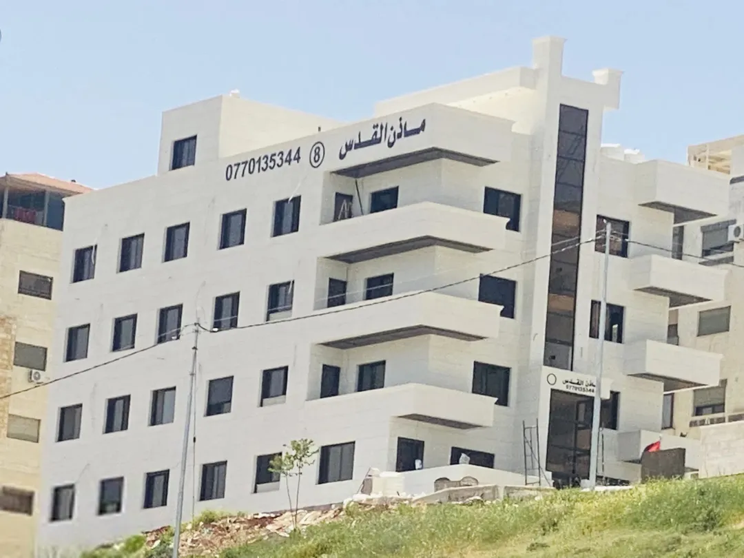 شقق فاخره متكرر وارضي وثالث مع روف