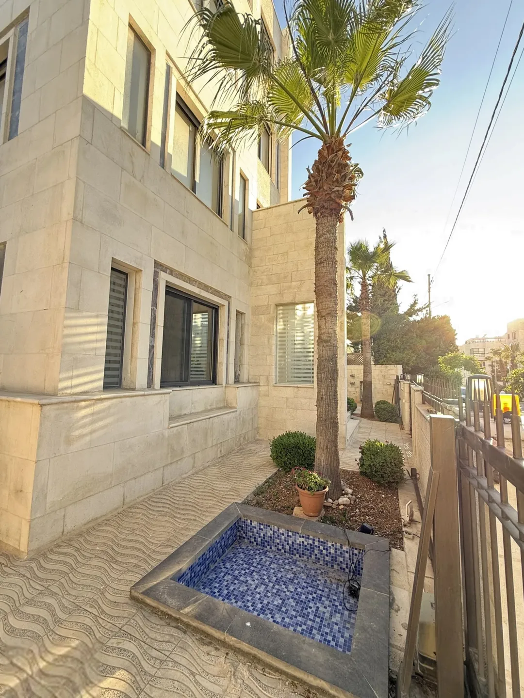 عمارة سكنية فاخرة للبيع في خلدا – عمان