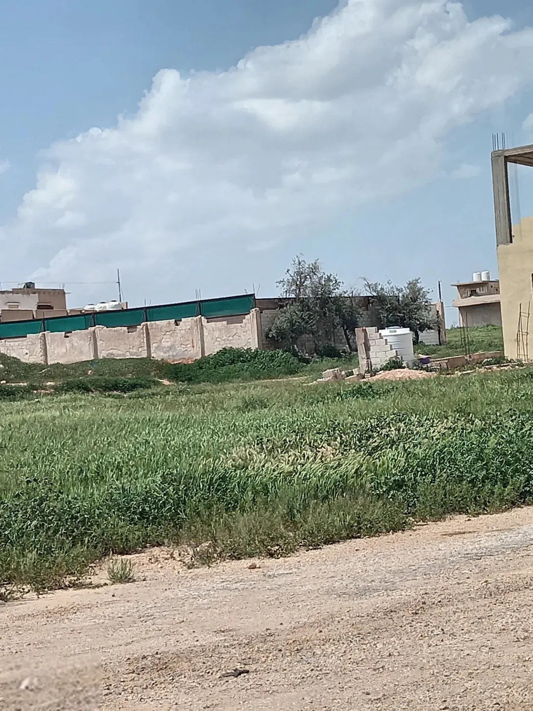 قطعة أرض مميزة للبيع في سوق الحلال القديم قريبة من مشروع حديقة سحاب الجديد