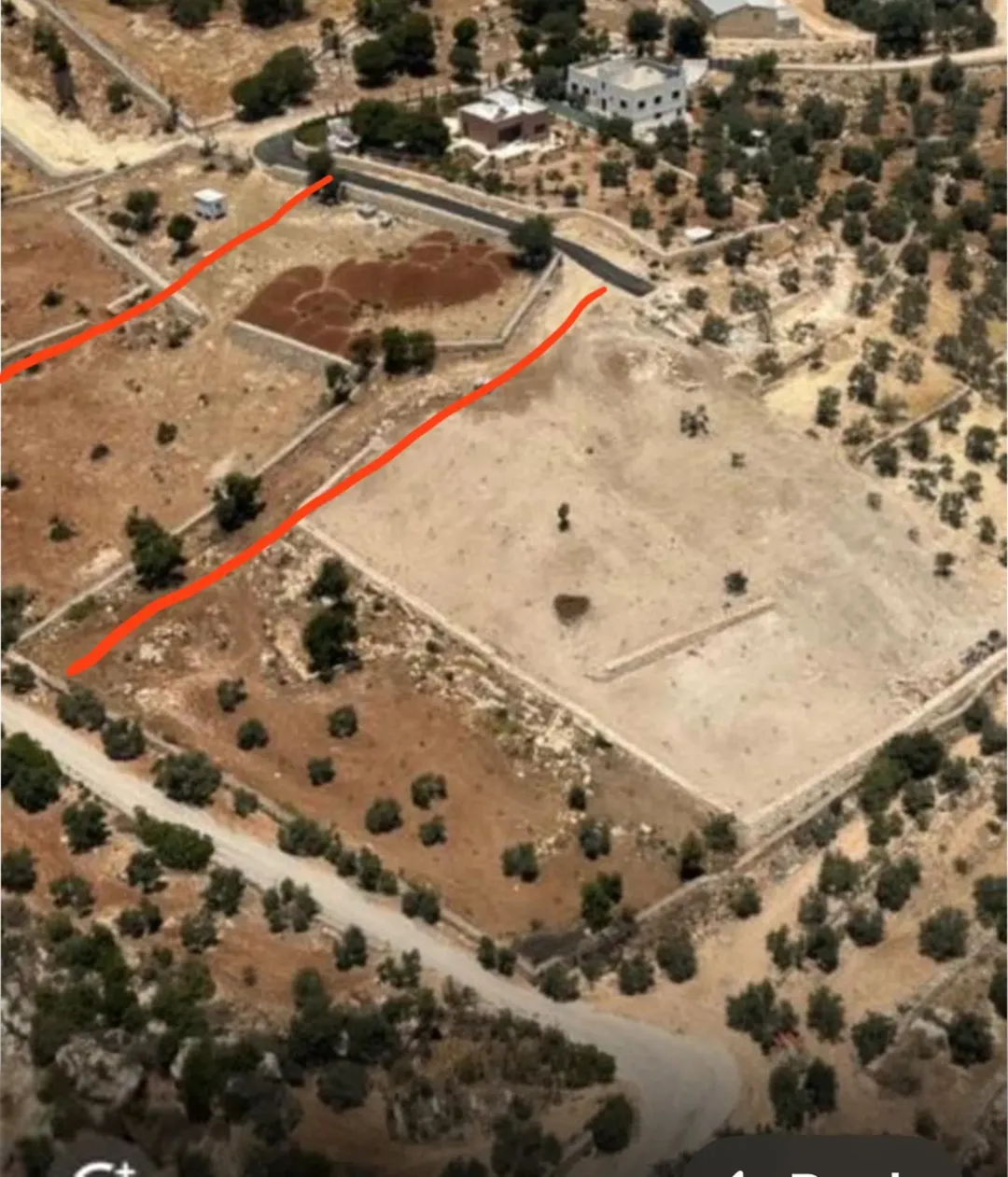 قطعة أرض سكنية ريفية خلابة على جبل عالي للبيع