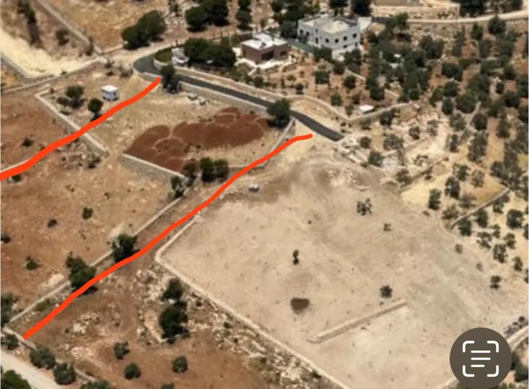 قطعة أرض سكنية ريفية خلابة على جبل عالي للبيع