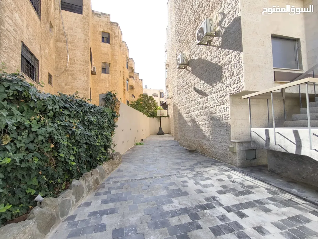 شقة للبيع بأجمل احياء غرب عمان مجدده بالكامل -ضاحية الامير راشد