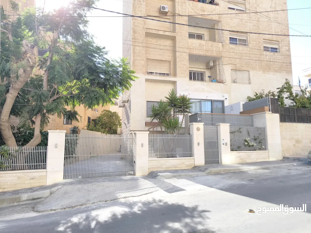 شقة للبيع بأجمل احياء غرب عمان مجدده بالكامل -ضاحية الامير راشد