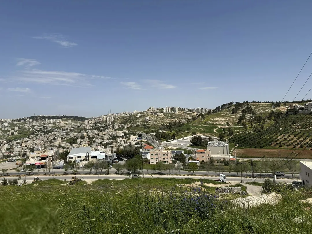 قطعة أرض سكنية للبيع في ناعور
