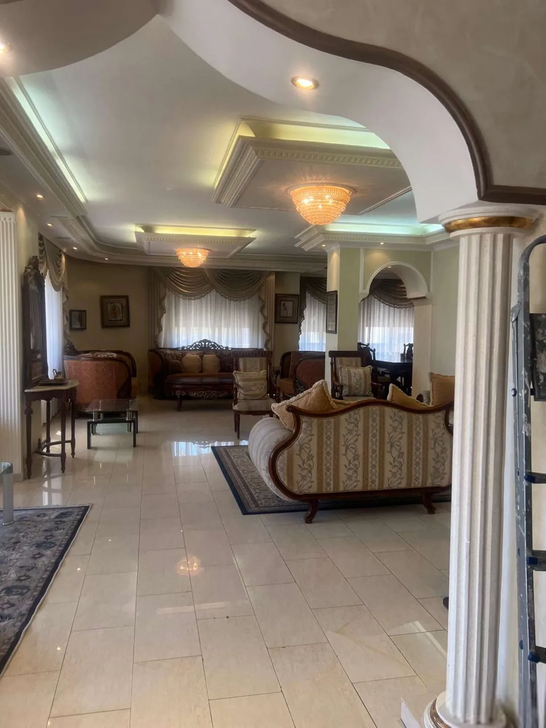 شقة طابقية فاخرة للإيجار في الرابية – عمان الاردن | ID 603919