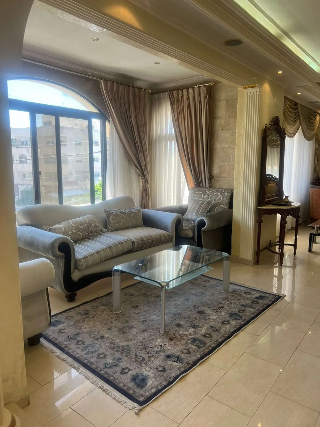 شقة طابقية فاخرة للإيجار في الرابية – عمان الاردن | ID 603919