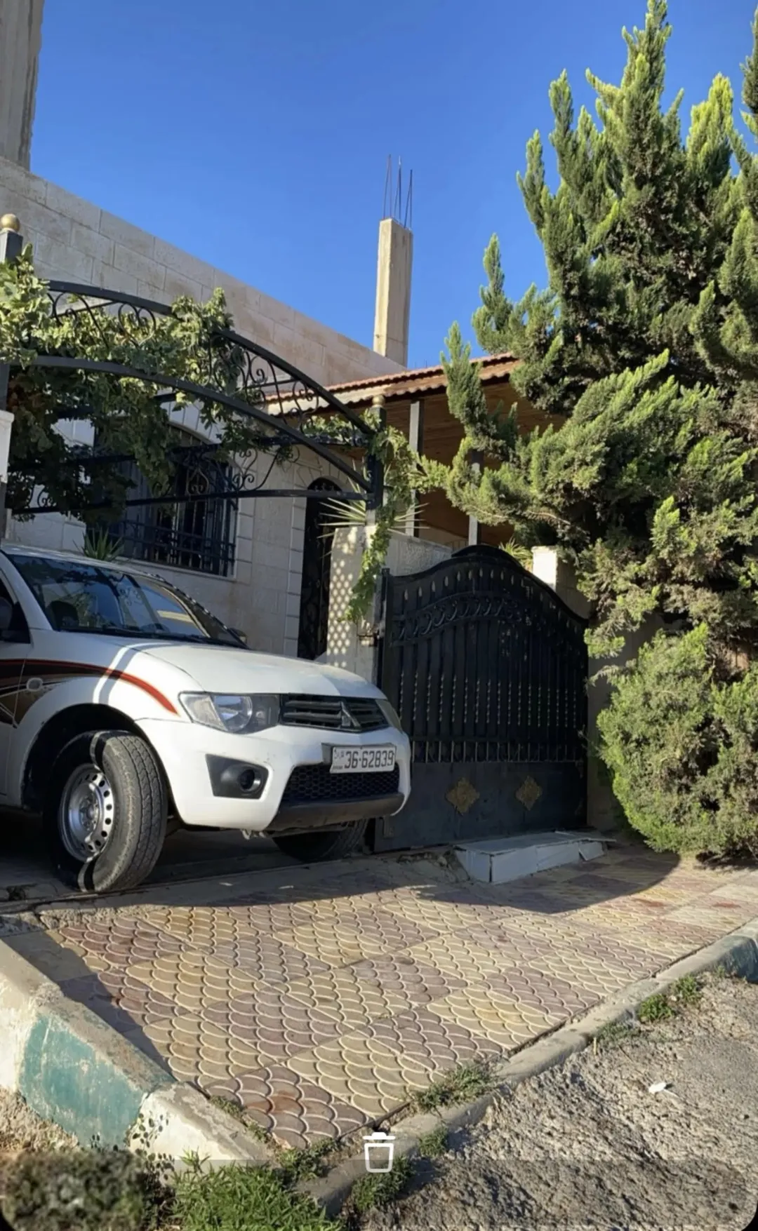منزل مميز للبيع في أبو علندا الطبقة الشرقية