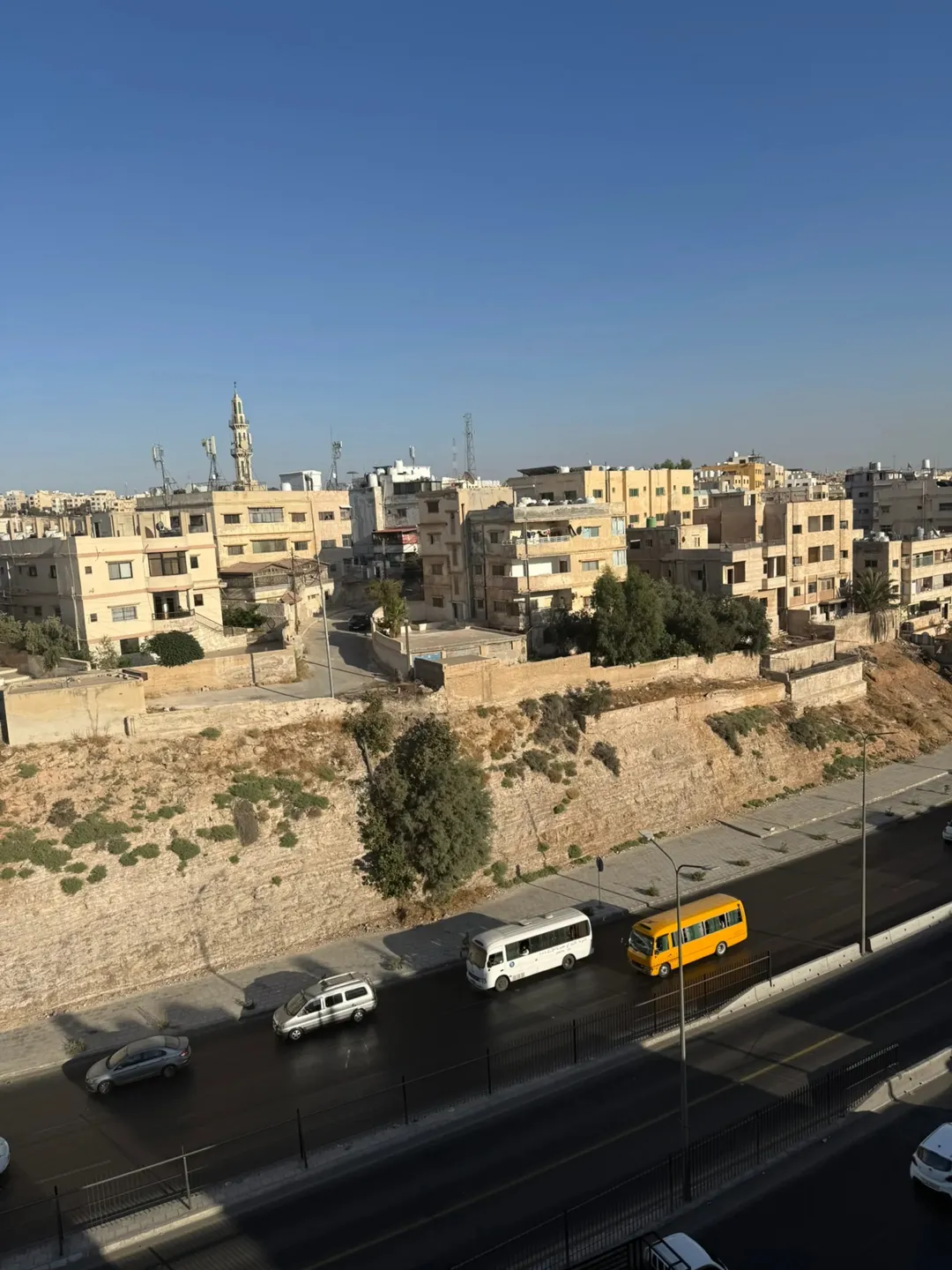 مجمع تجاري للبيع – 1918 م²، 600,000 دينار (إعلان 987907)