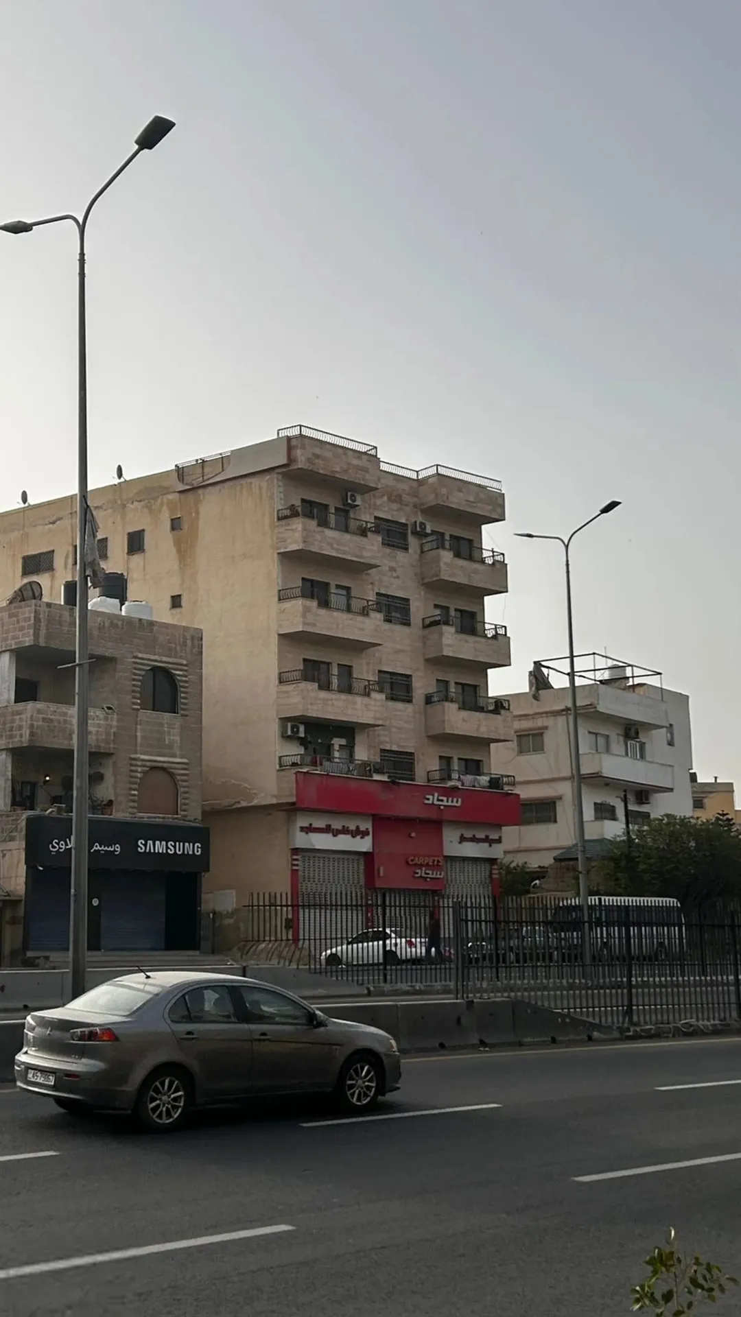 مجمع تجاري للبيع – 1918 م²، 600,000 دينار (إعلان 987907)