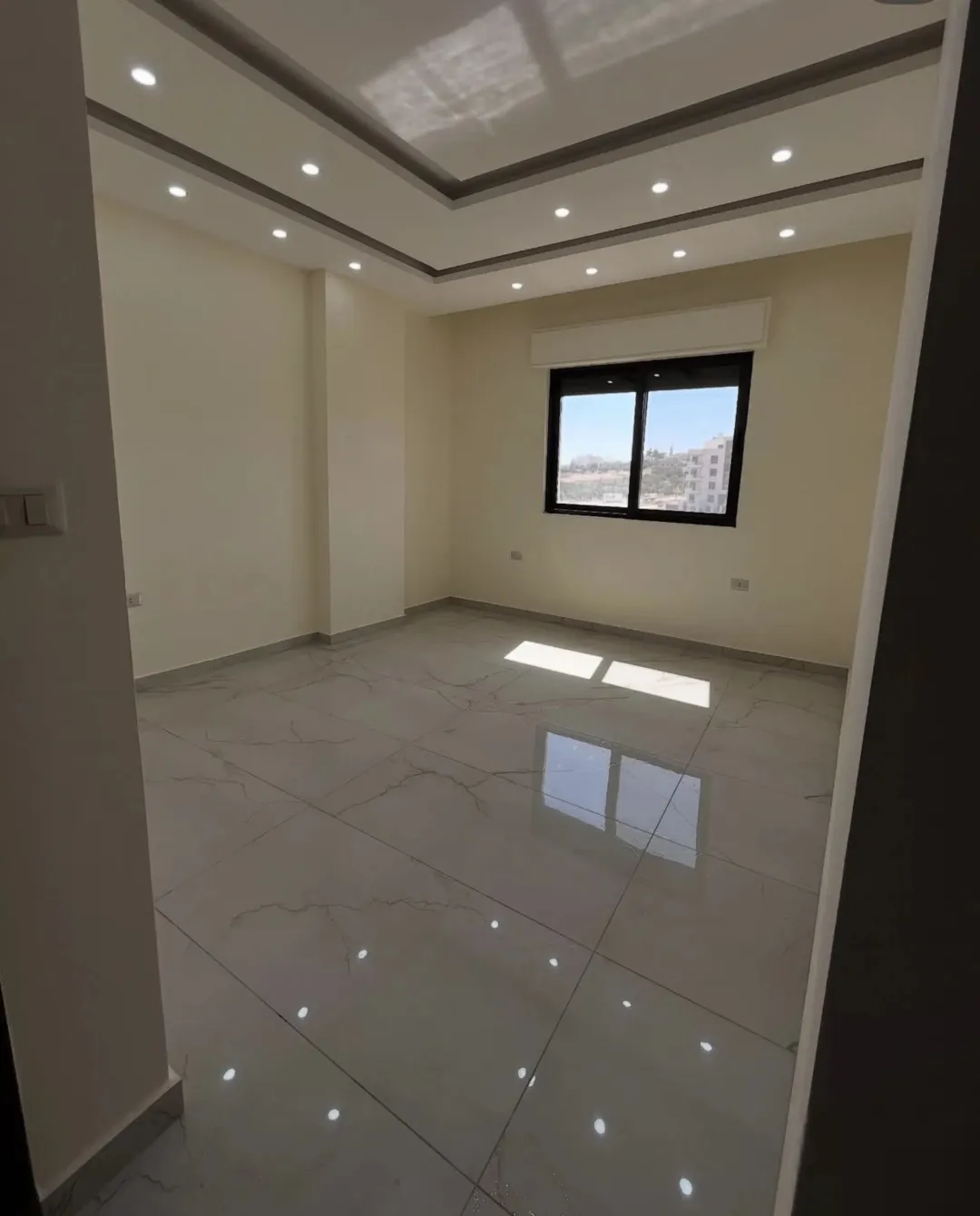فرصة مميزة للسكن في البنيات باقي شقة أرضية واحدة فقط قرب مدرسة الحصاد كاش او اقساااط