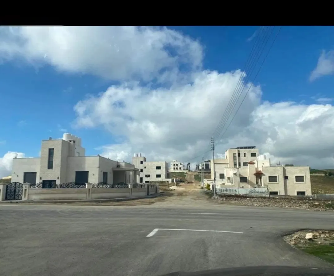 ارض للبيع مرج الحمام حوض القصير اسكان المهندسين بالقرب من ترخيص غرب عمان سكن ج احكام خاصه