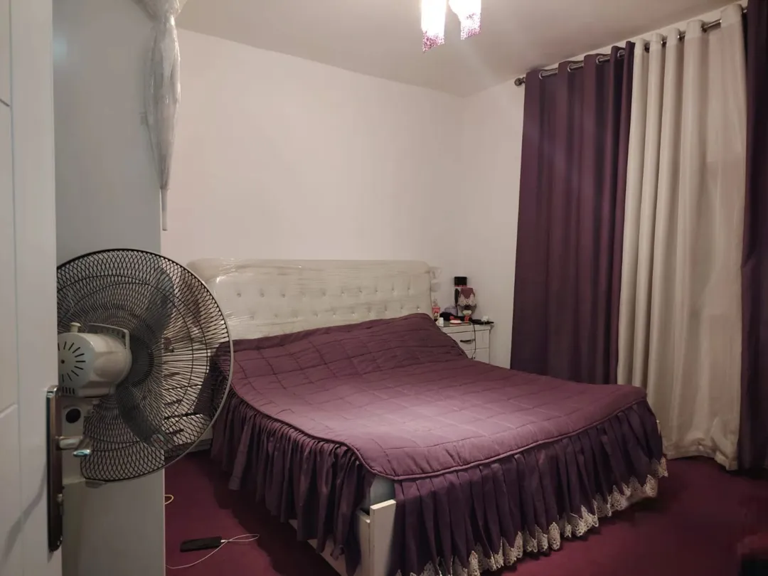 شقه للبيع في جبل الزهور شبة أرضي 137 متر
