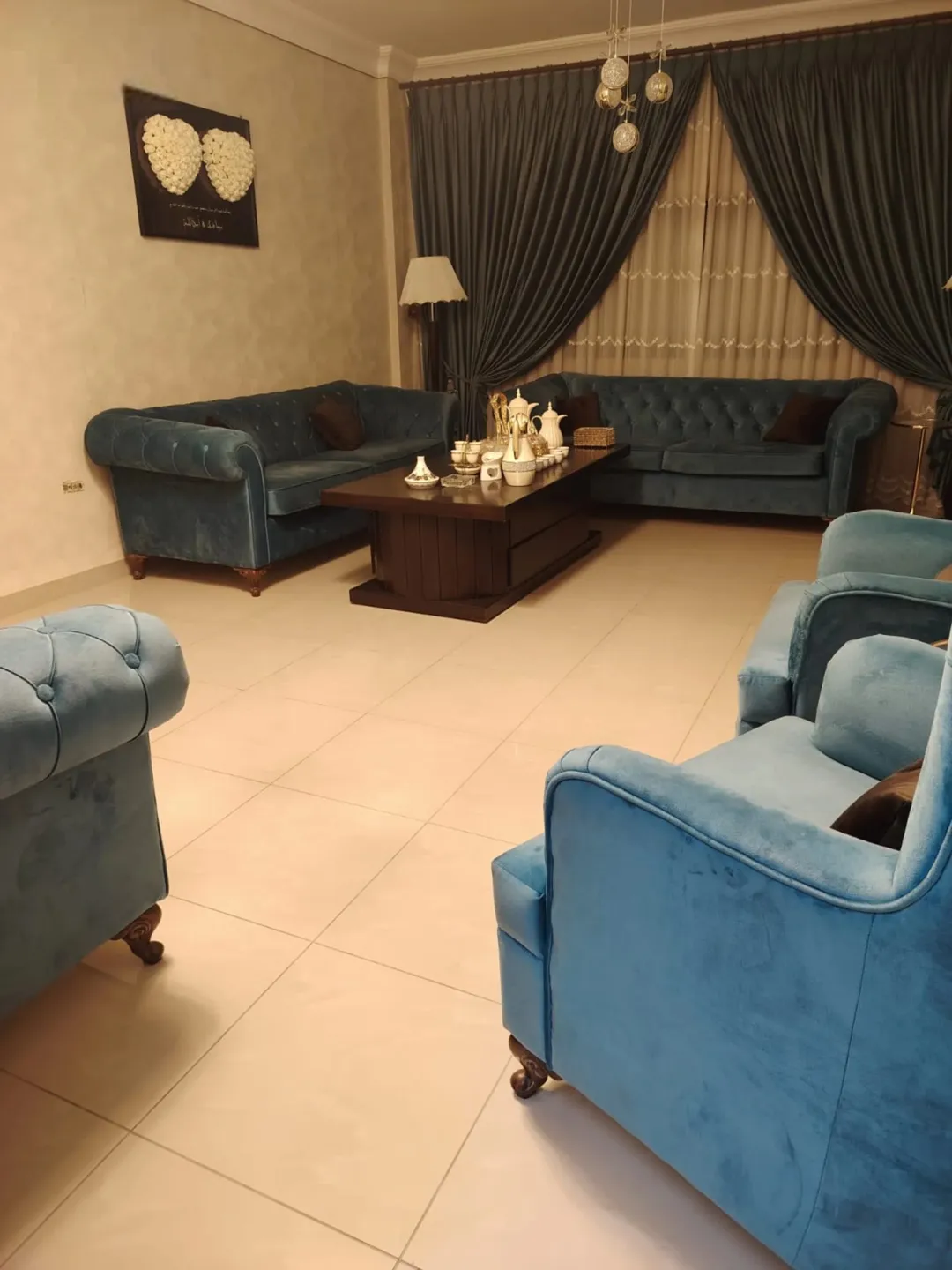 شقه للبيع في جبل الزهور شبة أرضي 137 متر