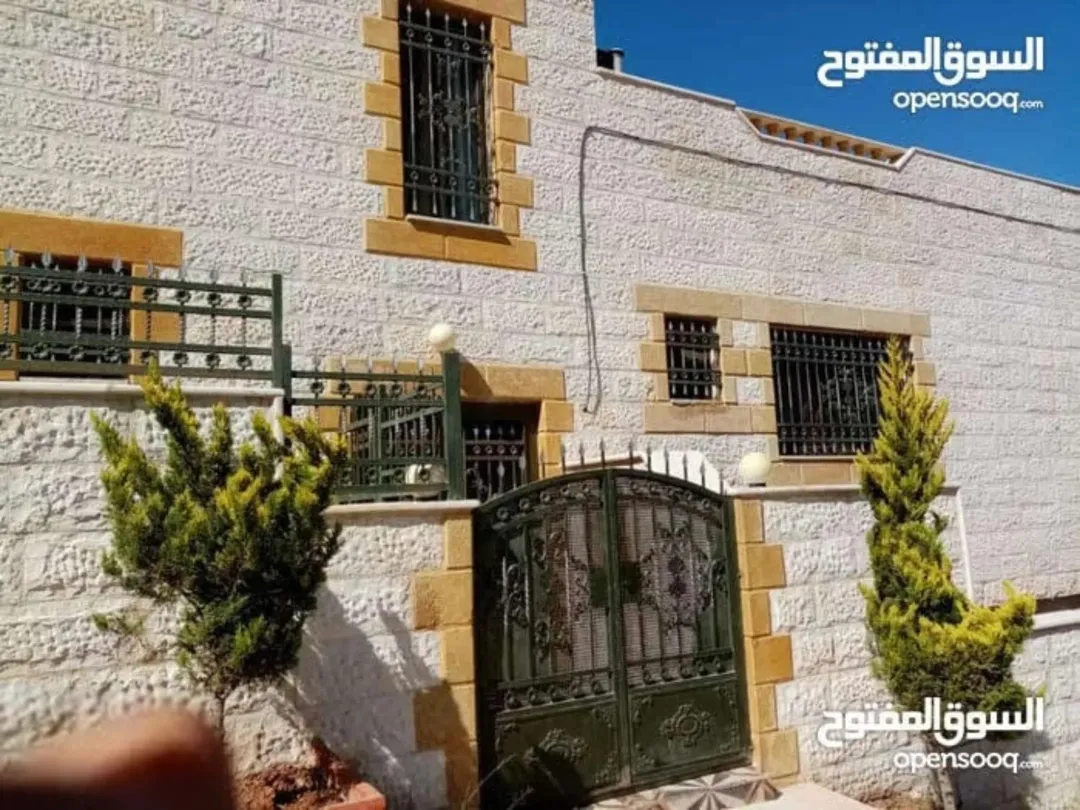 منزل مستقل طابقين للبيع في أبو علندا