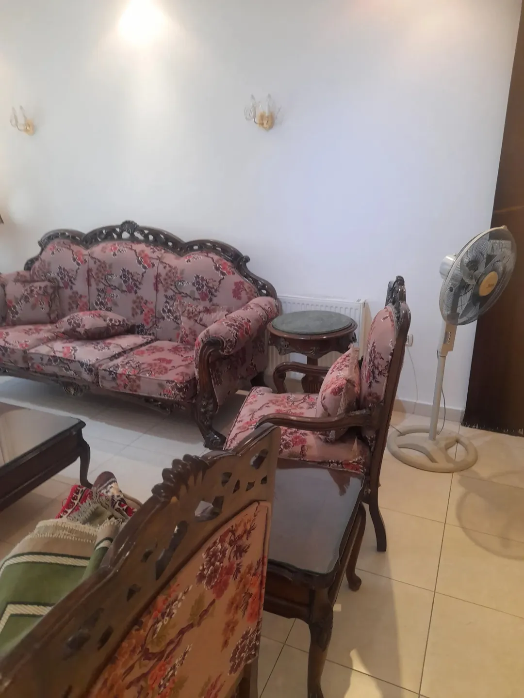 شقة مفروشة فاخرة للإيجار في دير غبار – طابق أرضي