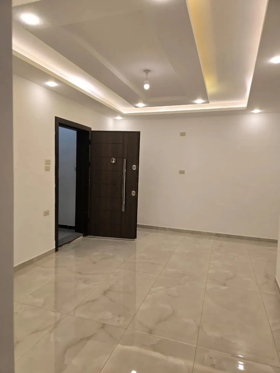 شقة سكنية فاخرة بتشطيبات سوبر ديلوكس
