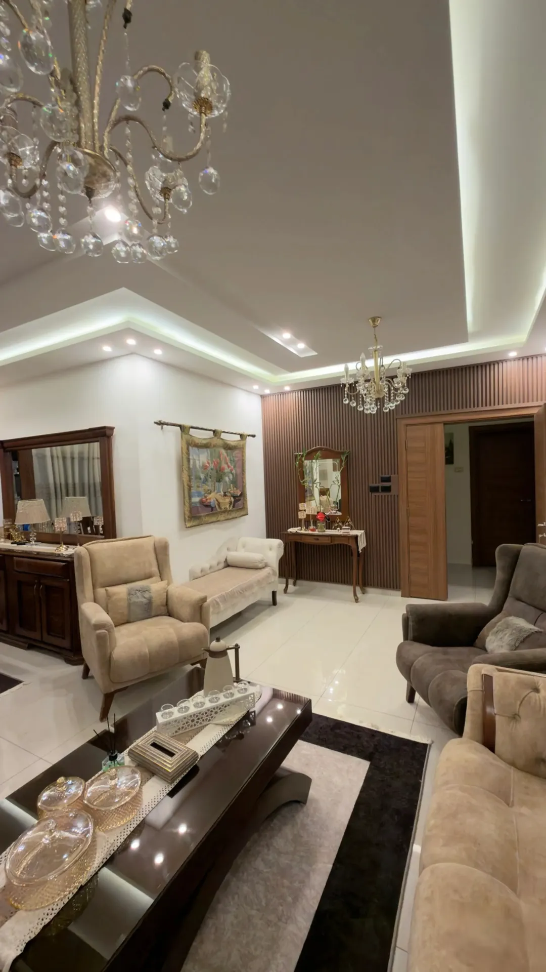 Super-deluxe apartment for sale in a prime شقه للبيع بسعر رائع في البنيات location