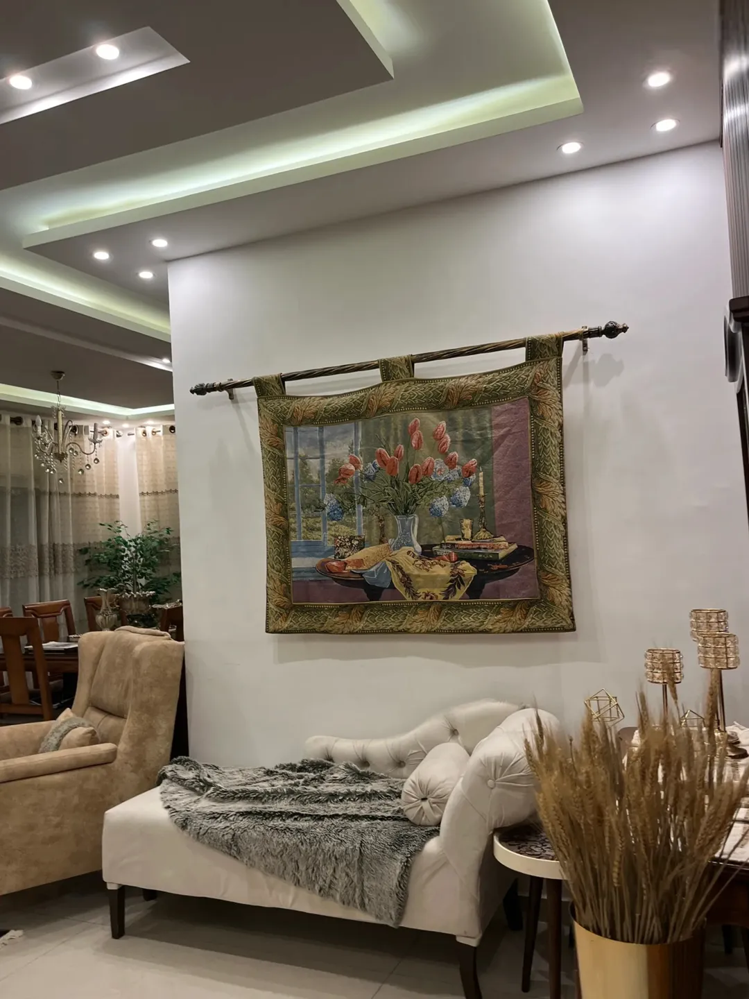 Super-deluxe apartment for sale in a prime شقه للبيع بسعر رائع في البنيات location
