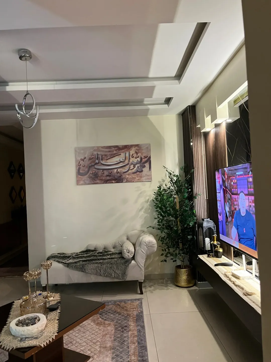 Super-deluxe apartment for sale in a prime شقه للبيع بسعر رائع في البنيات location