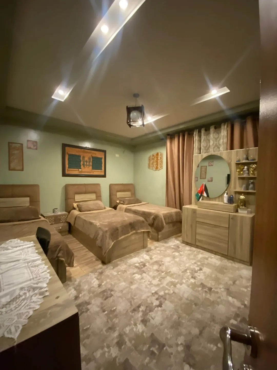 Super-deluxe apartment for sale in a prime شقه للبيع بسعر رائع في البنيات location