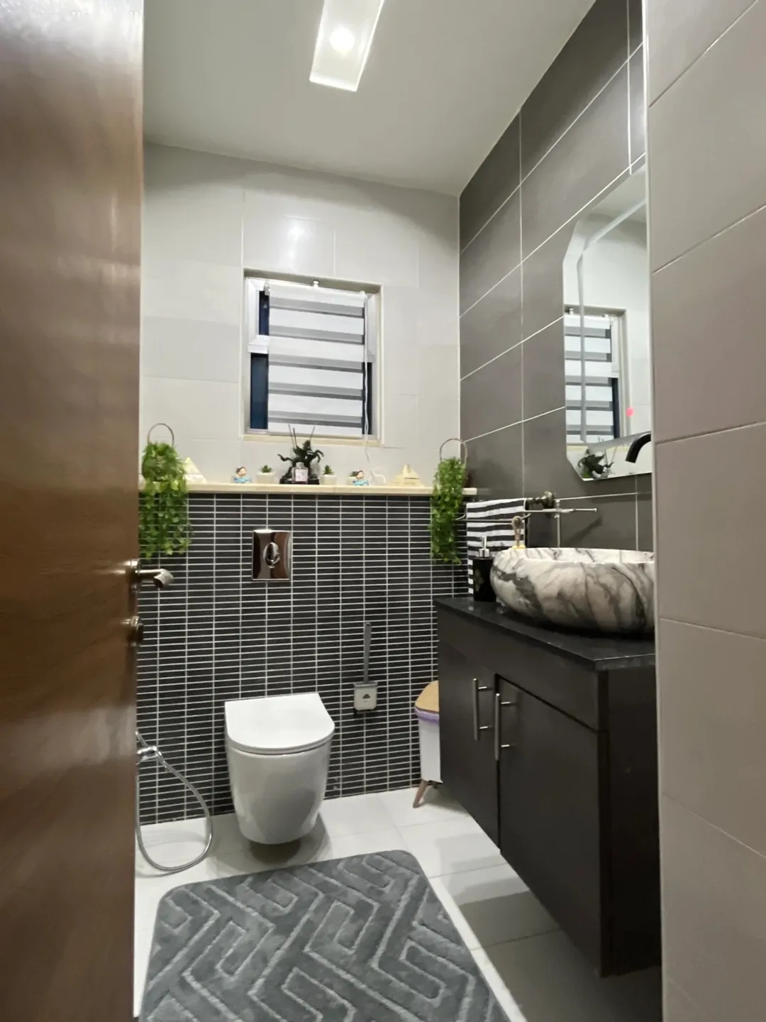 Super-deluxe apartment for sale in a prime شقه للبيع بسعر رائع في البنيات location