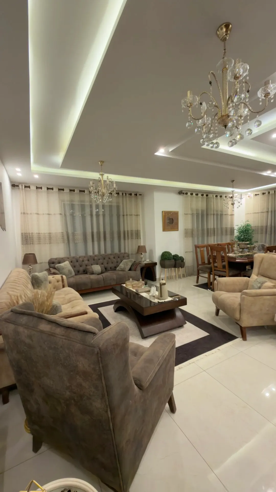 Super-deluxe apartment for sale in a prime شقه للبيع بسعر رائع في البنيات location