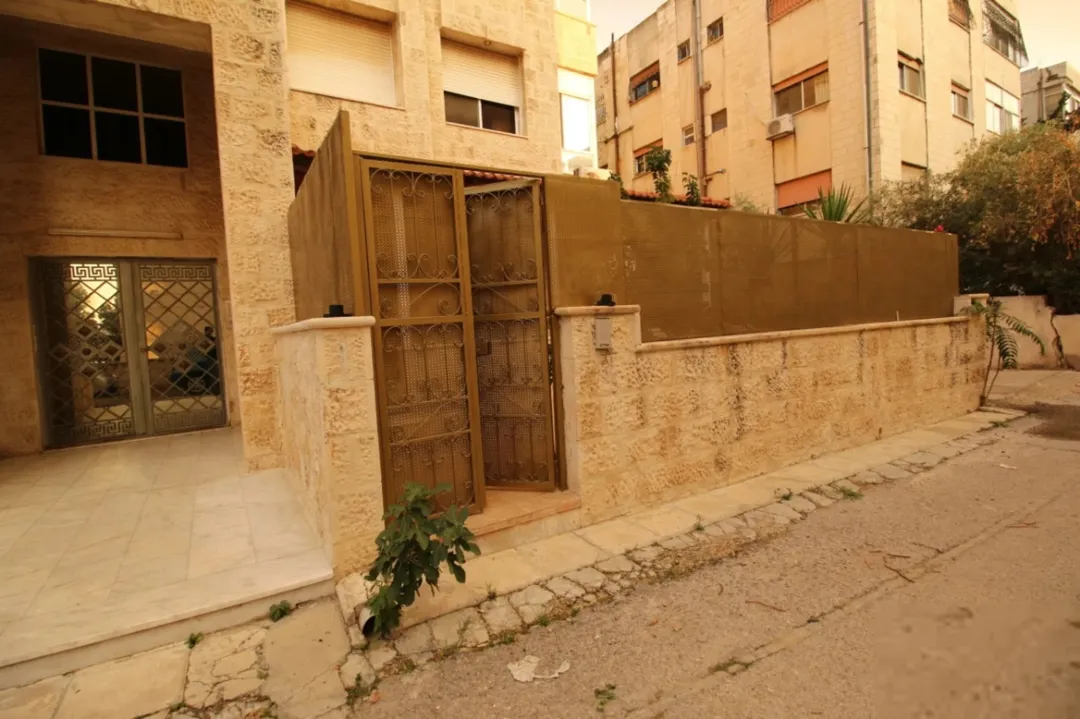 شقة مفروشة فاخرة في الصويفية بالقرب من الدوار السابع