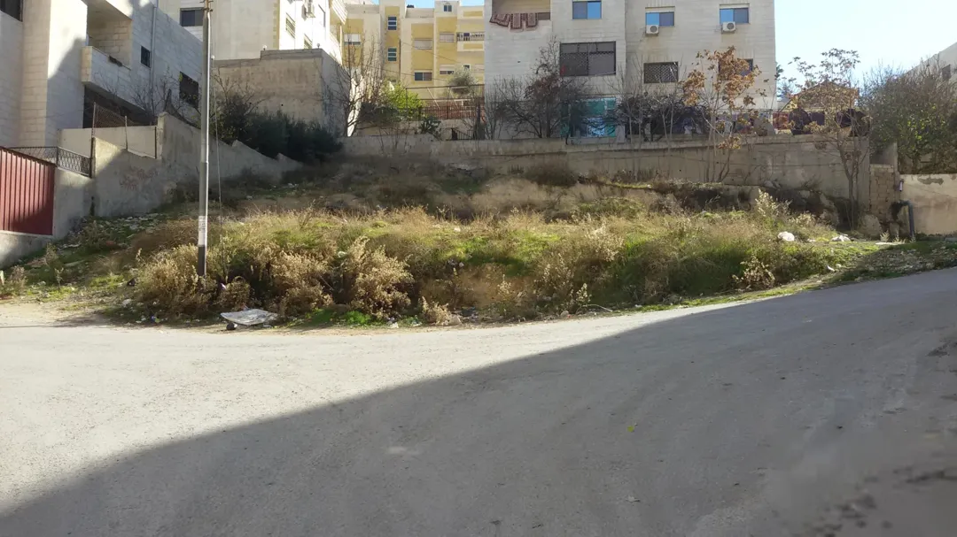أرض سكنية للبيع في ضاحية الرشيد – الجبيهة