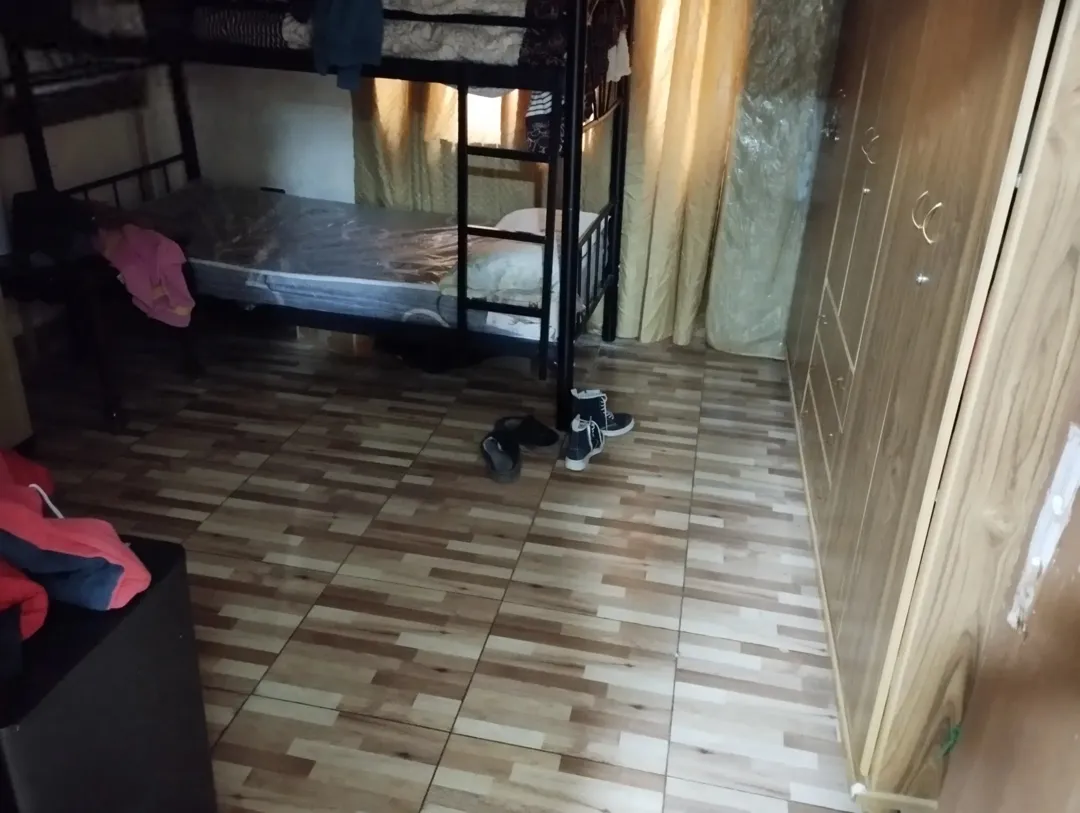 شقة للبيع جبل اللويبدة شبه أرضية مع ترس + استديو