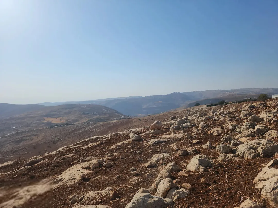 في قلب عمان الغربية بدر الجديدة الكرم إطلالة ساحرة على البحر والغرب تطل من ثلاث شوارع رئيسية