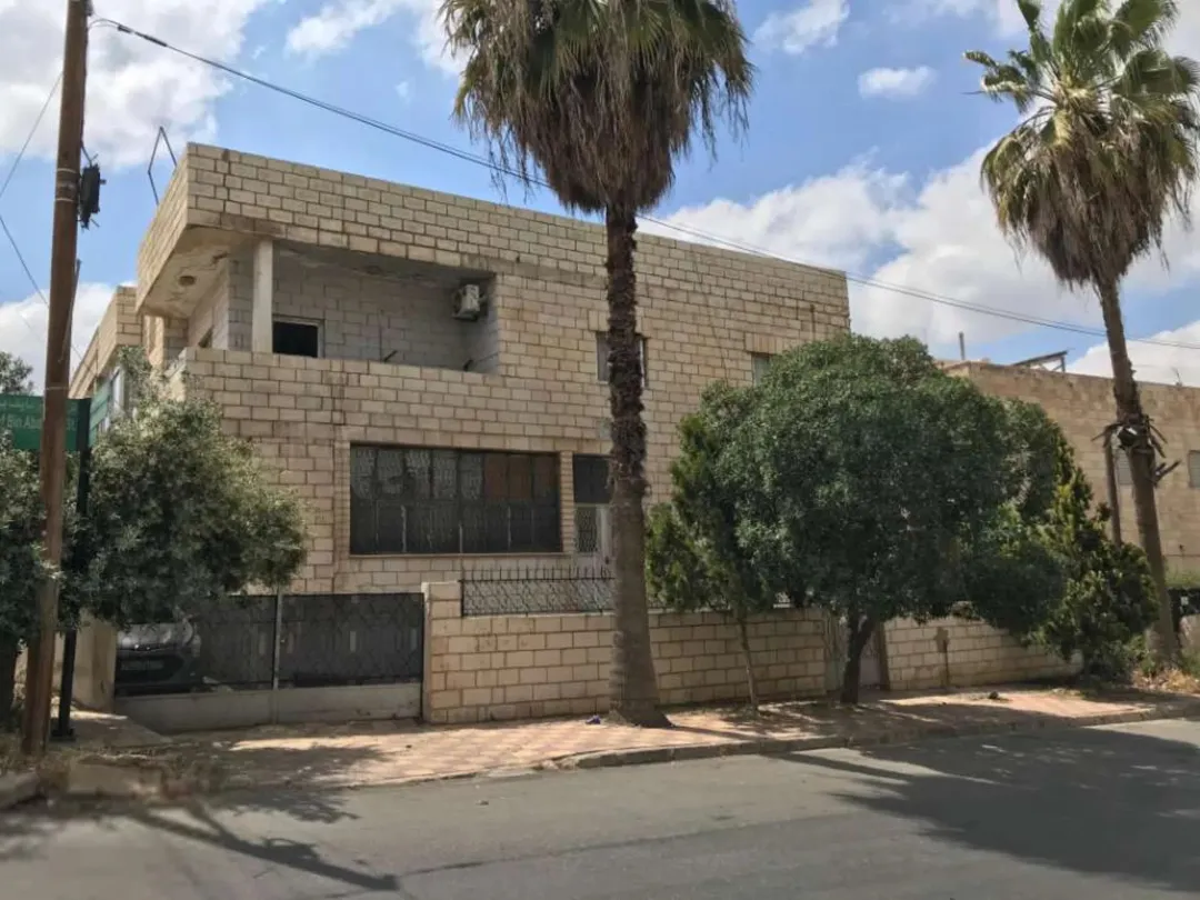 بيت بالقويسمه حي النهاريه قريب من المدرسه الحرفيه للبنات للبيع