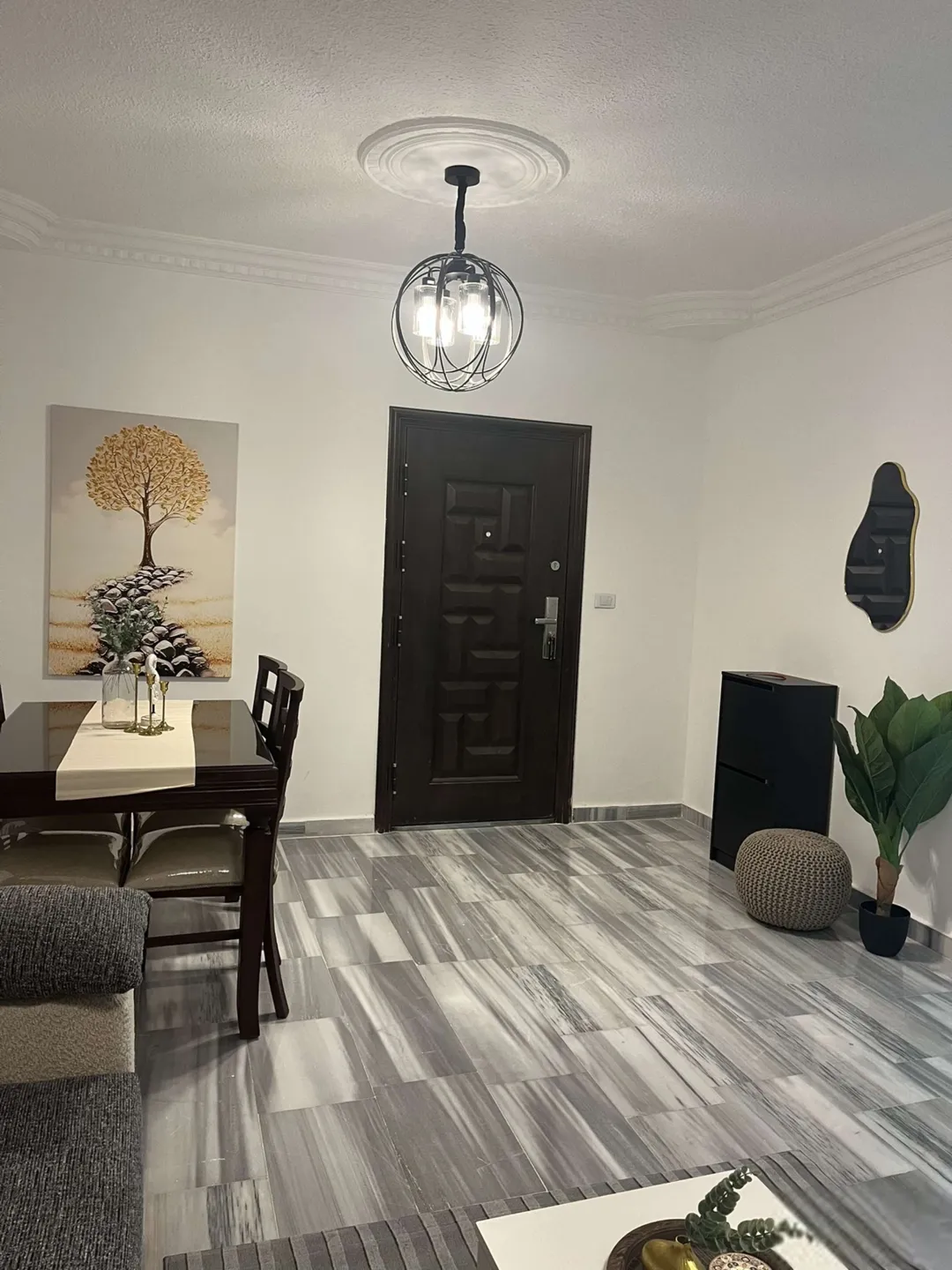Charming furnished apartment for rent in Al Jubeiha, steps from the University of Jordan's North Gate, with an elegant, easygoing design – Amman, Jordan | ID 732866 — صورة 4