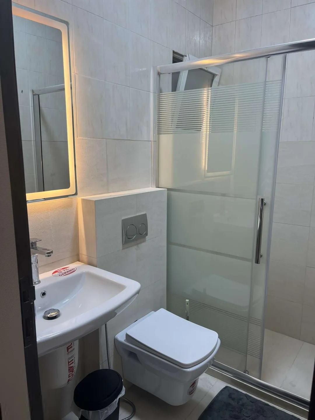 5d664af08e_15_cleaned شقة مفروشة ساحرة للإيجار في الجبيهة خطوات من البوابة الشمالية للجامعة الأردنية تتميز بتصميمها الأنيق وعفويتها الكاملة – عمان الاردن | ID 732866