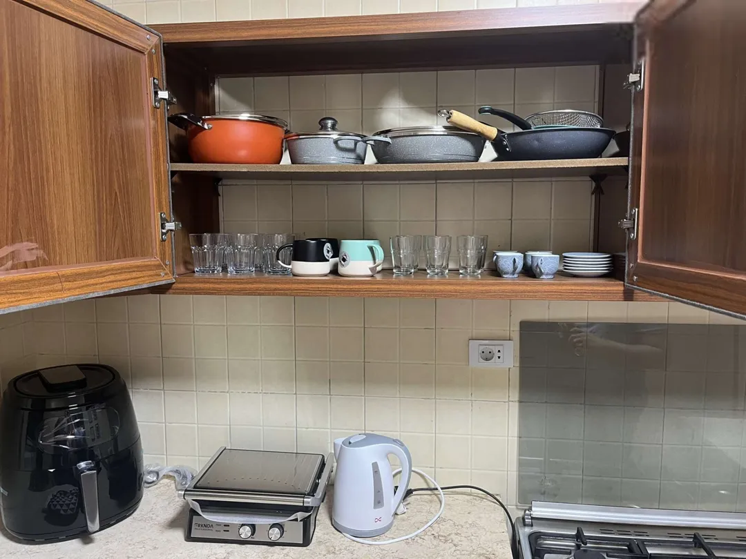 5d664af08e_26_cleaned شقة مفروشة ساحرة للإيجار في الجبيهة خطوات من البوابة الشمالية للجامعة الأردنية تتميز بتصميمها الأنيق وعفويتها الكاملة – عمان الاردن | ID 732866