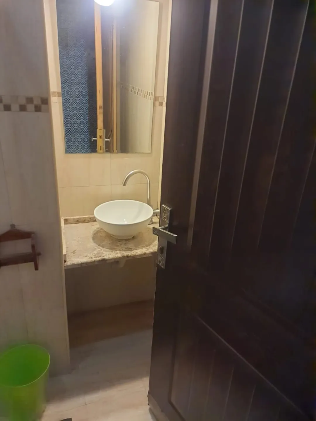 شقة مفروشة للإيجار الأسبوعي والشهري خلف منطقة الجاردنز | ID 871913