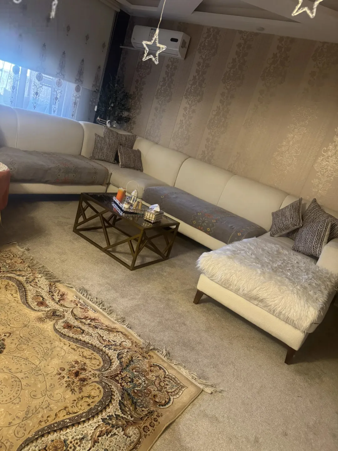 شقه طابق اول للبيع مفروش