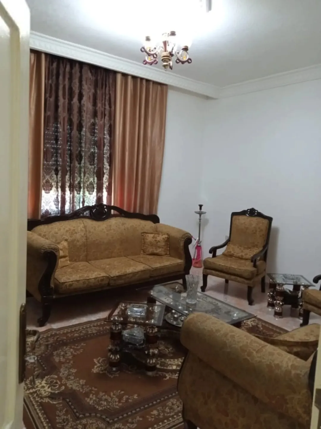 شقة للبيع في عمان المنارة طابق ثاني بمساحة 137 متر