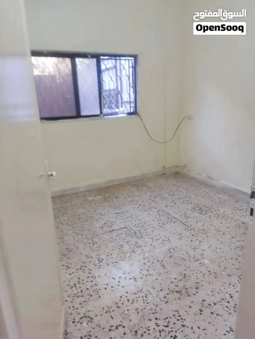 شقة أرضية مميزة للبيع في إربد